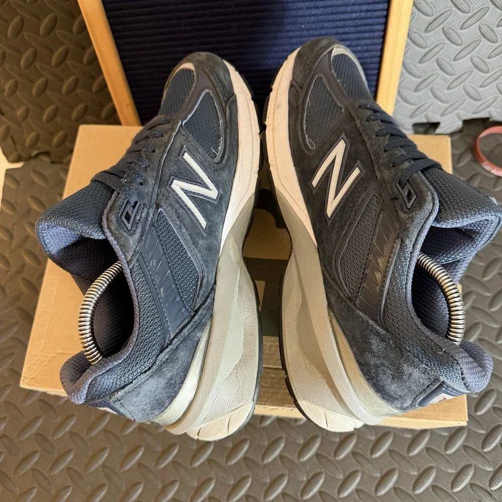 New Balance 990v5 Mede USA Size 8 D Mens Navy Blue Running Shoes M990NV5 GUC!